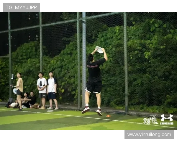 南京飞盘队与成都飞盘队赛后复盘分析团队配合及战术执行细节 南京飞盘队与成都飞盘队赛后复盘分析团队配合及战术执行细节