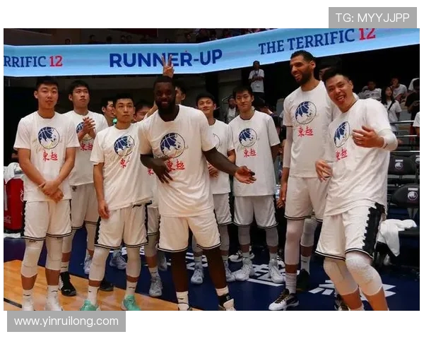 杭州篮球队意识争议引发热议球迷对战术选择与团队协作的看法碰撞